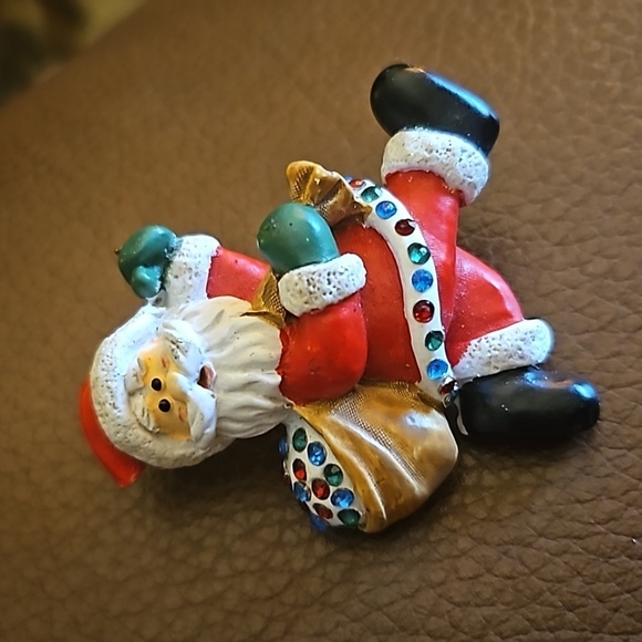 Vintage 1980s Christmas Santa Jacket Movable Kitty Mitten Post Earrings Brooch - Picture 8 of 8